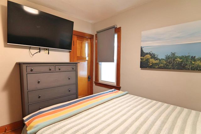 5155 N Elkhart Avenue, Whitefish Bay, WI 53217