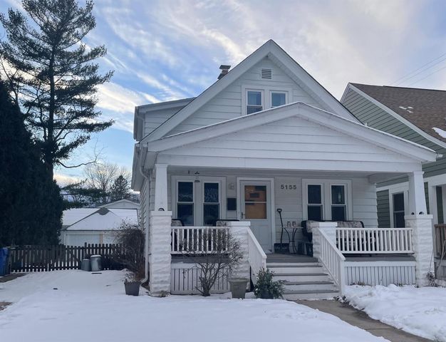 5155 N Elkhart Avenue, Whitefish Bay, WI 53217