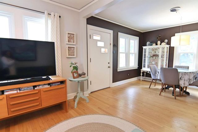 5155 N Elkhart Avenue, Whitefish Bay, WI 53217