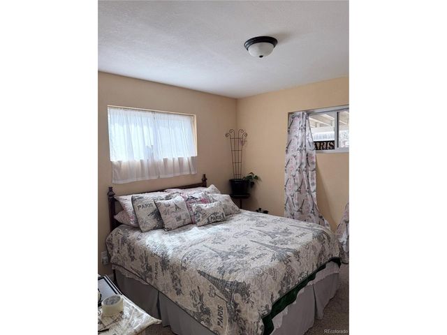 1050 Russell Blvd, Thornton, CO 80229