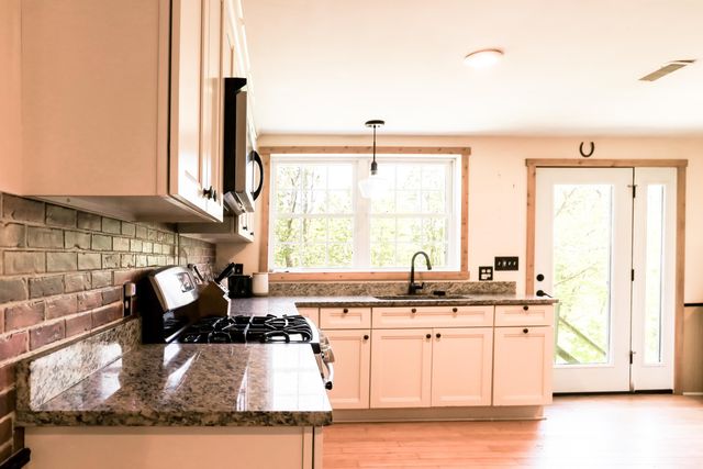 150 Turtle Rock Road, Stoddard, NH 03464
