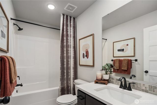 12084 127th Avenue Ct E, Puyallup, WA 98374