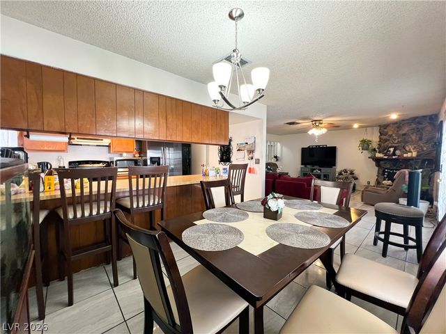 4458 Eureka Circle, Las Vegas, NV 89103