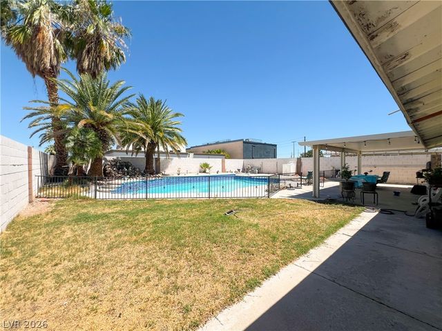 4458 Eureka Circle, Las Vegas, NV 89103