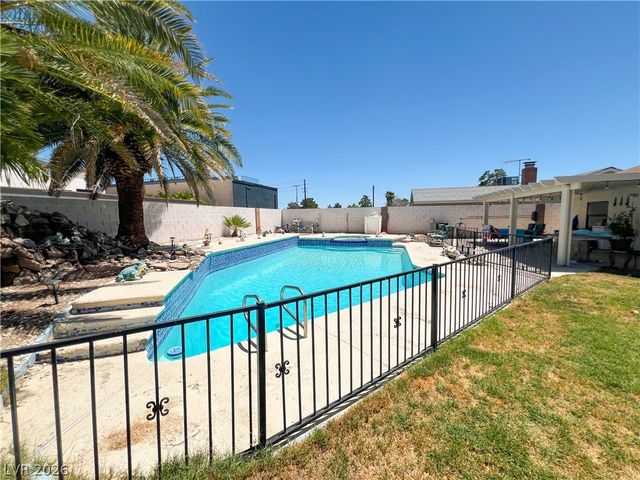 4458 Eureka Circle, Las Vegas, NV 89103
