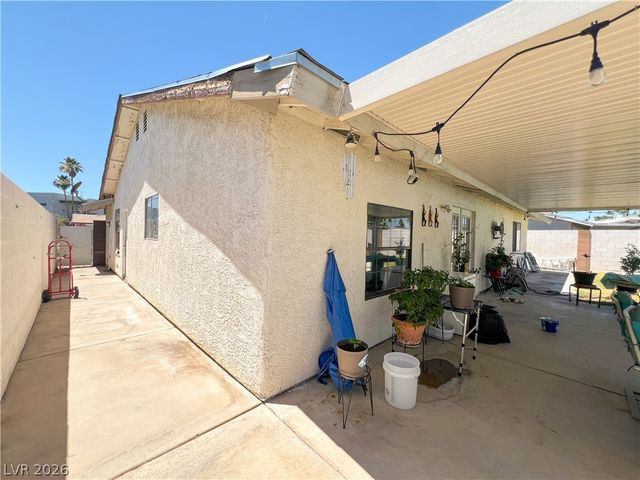4458 Eureka Circle, Las Vegas, NV 89103
