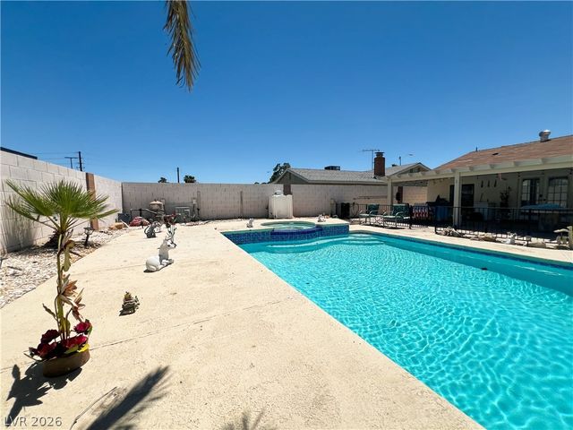 4458 Eureka Circle, Las Vegas, NV 89103