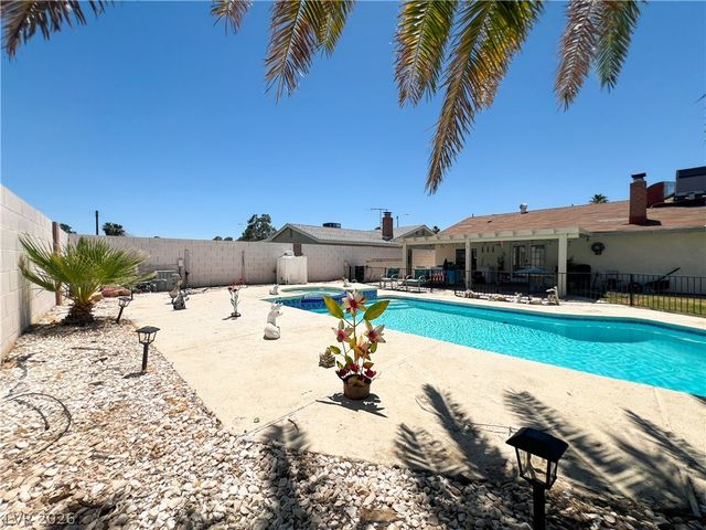 4458 Eureka Circle, Las Vegas, NV 89103