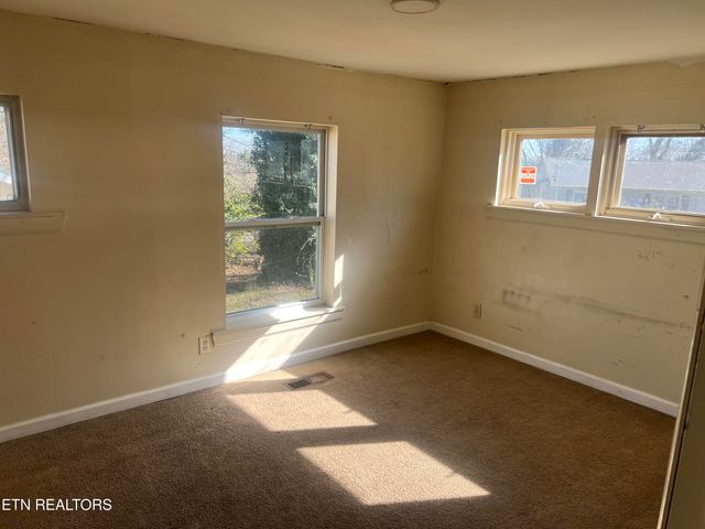 113 S Walker Lane, Oak Ridge, TN 37830