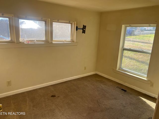 113 S Walker Lane, Oak Ridge, TN 37830