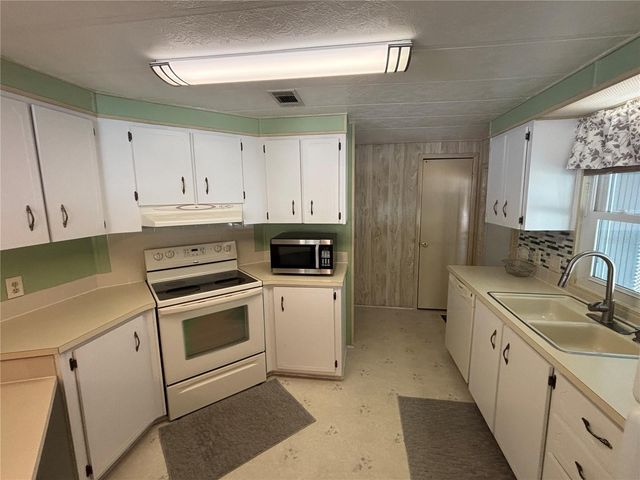 5335 SE 186TH COURT, Ocklawaha, FL 32179