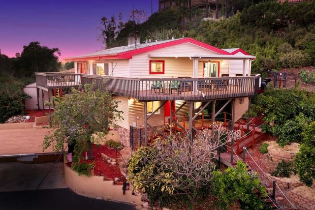10562 Queen Avenue, La Mesa, CA 91941