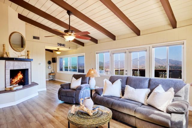 10562 Queen Avenue, La Mesa, CA 91941