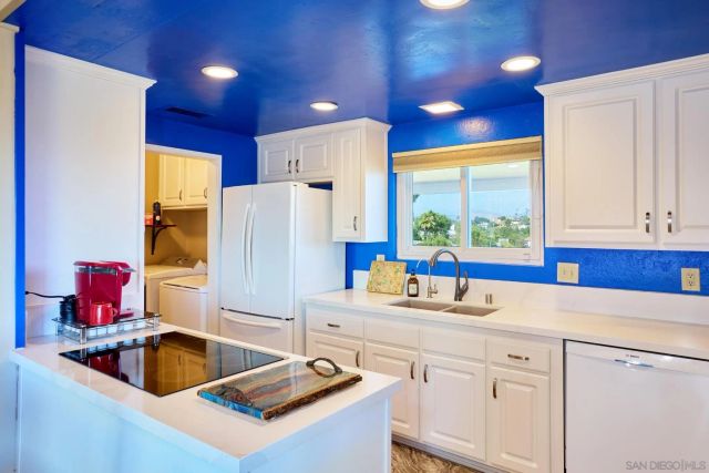 10562 Queen Avenue, La Mesa, CA 91941
