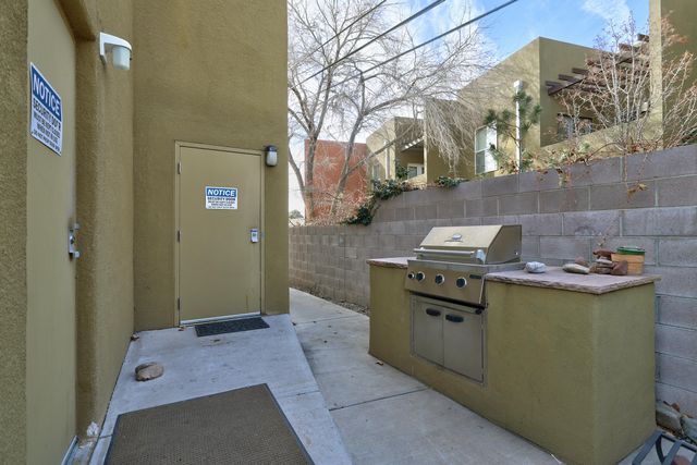 351 Washington Street SE 102, Albuquerque, NM 87108