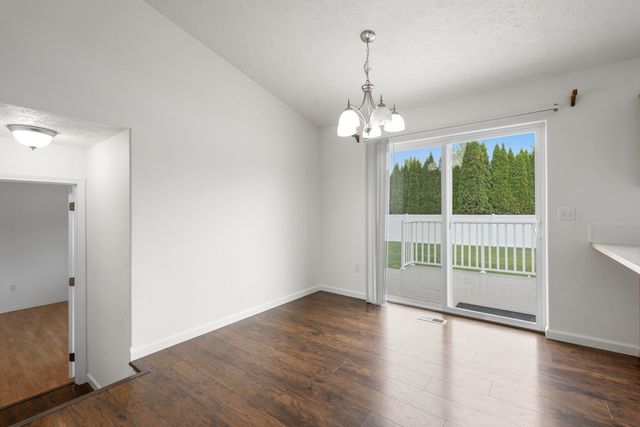 1616 N Rio Grande Ln, Greenacres, WA 99016