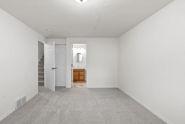 1616 N Rio Grande Ln, Greenacres, WA 99016
