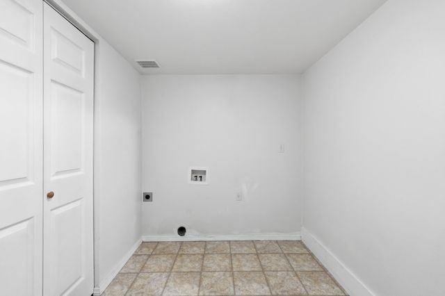 1616 N Rio Grande Ln, Greenacres, WA 99016
