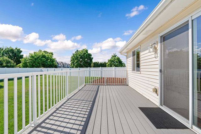 1616 N Rio Grande Ln, Greenacres, WA 99016
