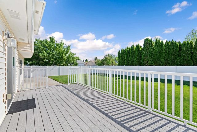1616 N Rio Grande Ln, Greenacres, WA 99016