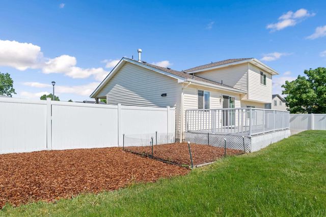 1616 N Rio Grande Ln, Greenacres, WA 99016