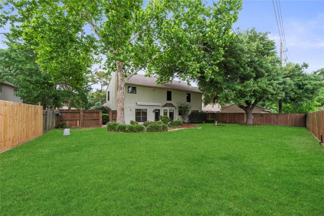 16047 Pinyon Creek Drive, Houston, TX 77095