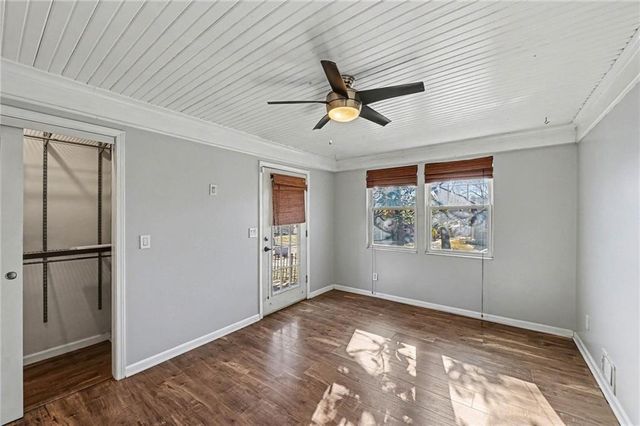 210 E Winthrope Road, Kansas City, MO 64113