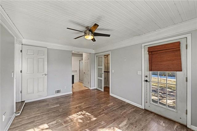 210 E Winthrope Road, Kansas City, MO 64113