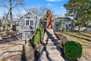 210 E Winthrope Road, Kansas City, MO 64113