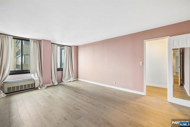 300 Winston Drive 923, Cliffside Park, NJ 07010