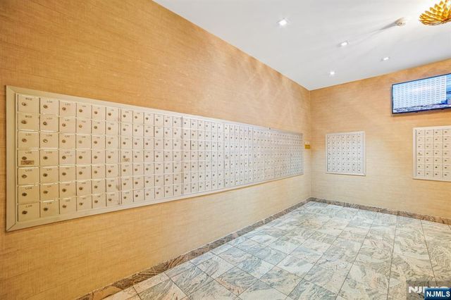 300 Winston Drive 923, Cliffside Park, NJ 07010