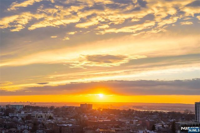 300 Winston Drive 923, Cliffside Park, NJ 07010