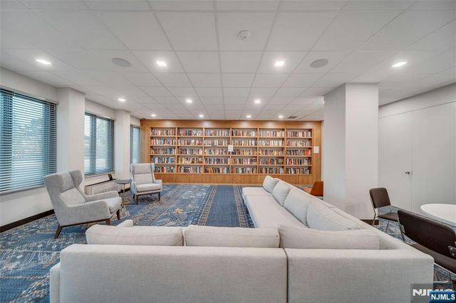 300 Winston Drive 923, Cliffside Park, NJ 07010