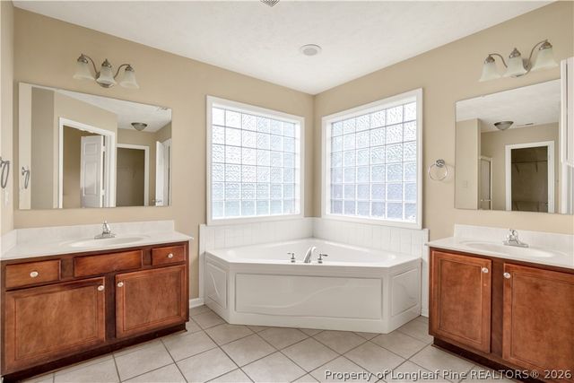 8236 Frenchorn Lane, Fayetteville, NC 28314