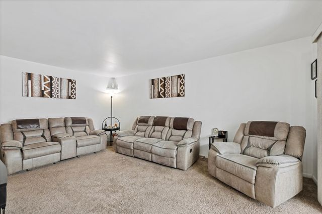 2013 Country Club Drive 22, Woodridge, IL 60517