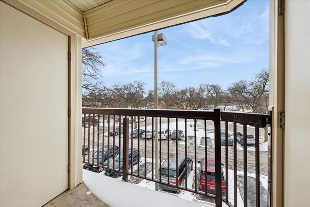 2013 Country Club Drive 22, Woodridge, IL 60517