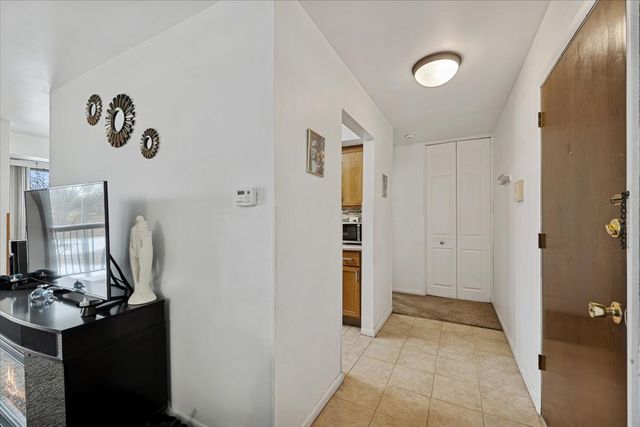 2013 Country Club Drive 22, Woodridge, IL 60517