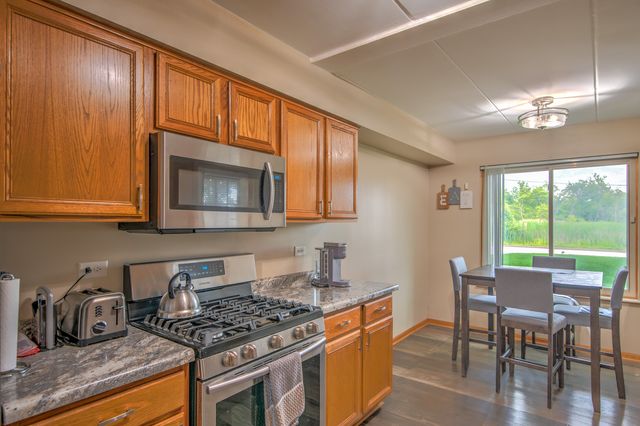 6810 Ridge Point Drive 1A, Oak Forest, IL 60452