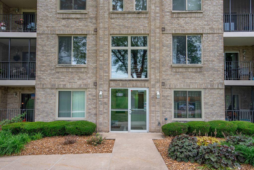 6810 Ridge Point Drive 1A, Oak Forest, IL 60452