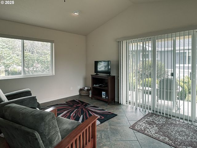 14674 WOLLAM Rd, Brookings, OR 97415