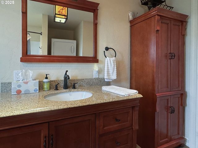 14674 WOLLAM Rd, Brookings, OR 97415