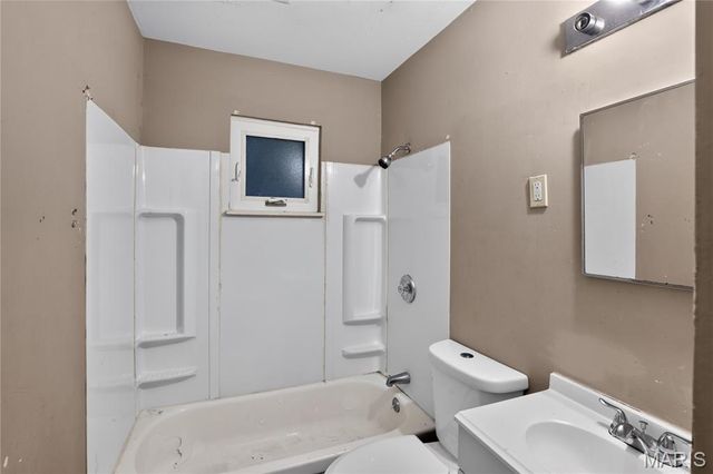 10151 Mayfair Drive, St Louis, MO 63136
