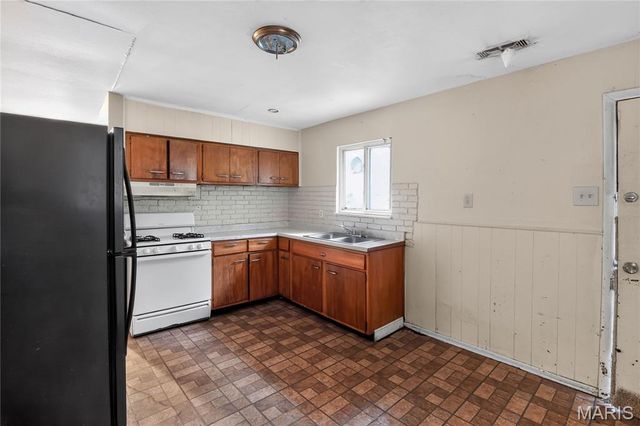 10151 Mayfair Drive, St Louis, MO 63136