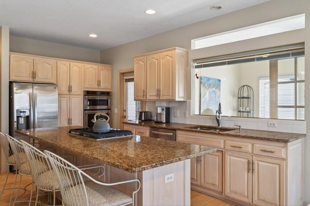 16215 37th Avenue N, Plymouth, MN 55446