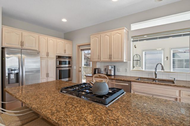 16215 37th Avenue N, Plymouth, MN 55446