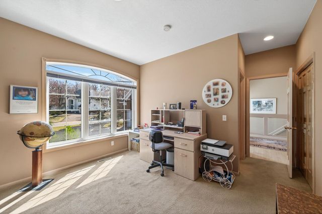16215 37th Avenue N, Plymouth, MN 55446