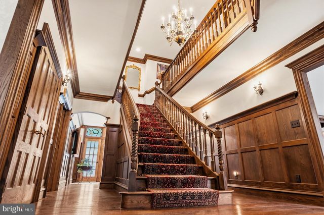 10217 CEDAR POND DR, Vienna, VA 22182