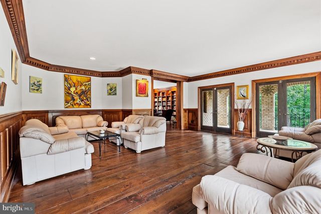 10217 CEDAR POND DR, Vienna, VA 22182