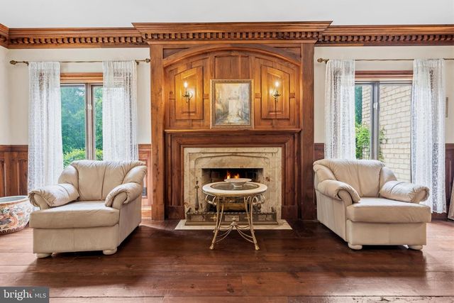 10217 CEDAR POND DR, Vienna, VA 22182
