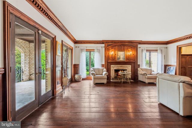 10217 CEDAR POND DR, Vienna, VA 22182